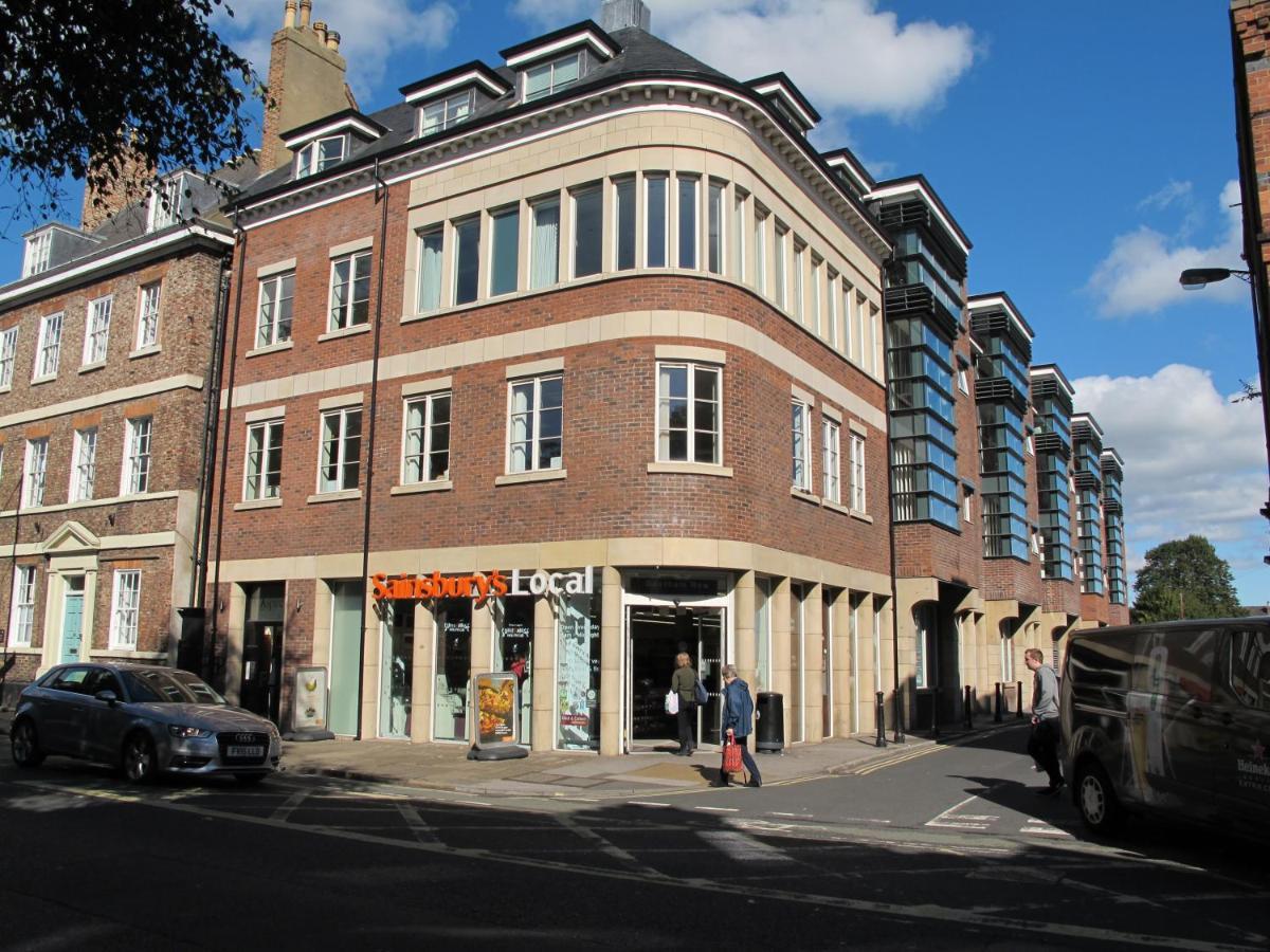Churchill Two Bedroom Apartments With Free Parking And The Minster View York Buitenkant foto