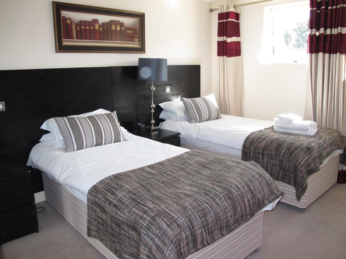 Churchill Two Bedroom Apartments With Free Parking And The Minster View York Buitenkant foto