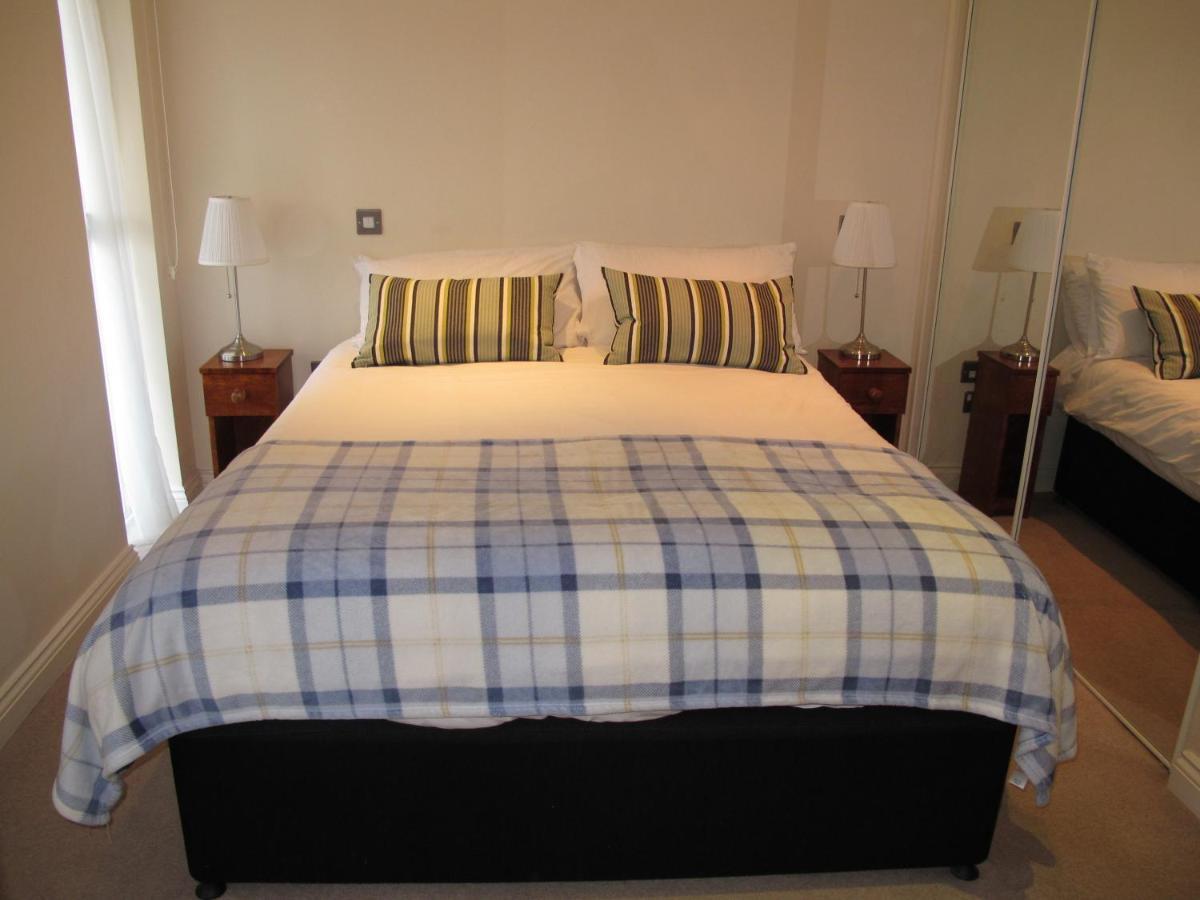 Churchill Two Bedroom Apartments With Free Parking And The Minster View York Buitenkant foto