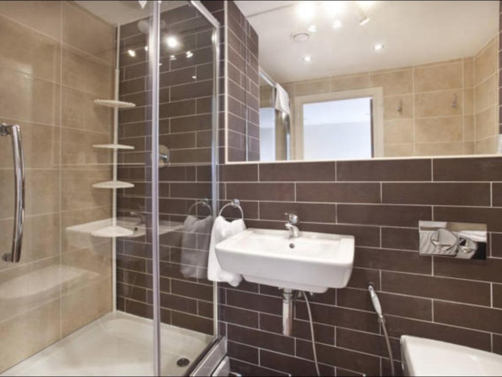Churchill Two Bedroom Apartments With Free Parking And The Minster View York Kamer foto